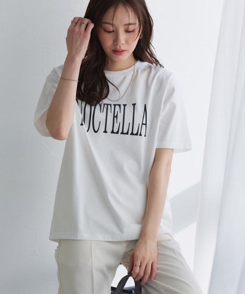 Pierrot（ピエロ）の「【接触冷感・イージーケア】オーバーサイズロゴTシャツ（Tシャツ/カットソー・レディース・ブラック系その他/ホワイト系その他2/ネイビー系/ホワイト系その他4/ホワイト系その他/ホワイト系その他3/ホワイト×シルバー/ホワイト×グレー/ホワイト×ブラック/ホワイト×ゴールド/ホワイト系その他5/チャコール・M/L）」の17枚目の写真