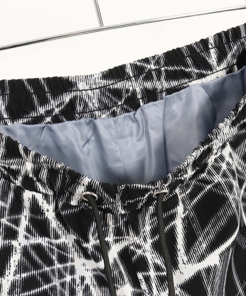 CAMBIO(カンビオ)の「mp13374-Radiation Pattern Wide Straight Pants ワイドストレートパンツ(その他パンツ・メンズ・ブラック/ホワイト/ベージュ・S/M/L)」の12枚目の写真