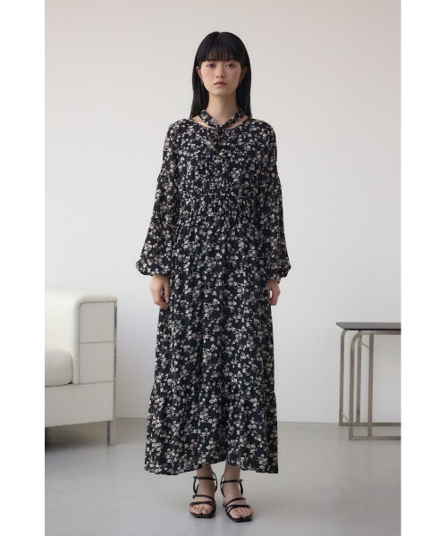 AZUL by moussy(アズールバイマウジー)の「【身長/骨格別着用画像あり】シアーチェックフラワー柄ワンピース 春服 秋服 花柄 総柄 長袖 ロングワンピース リボンタイ(ワンピース・レディース・ブラック系その他/ホワイト系その他・SMALL/MEDIUM)」の19枚目の写真