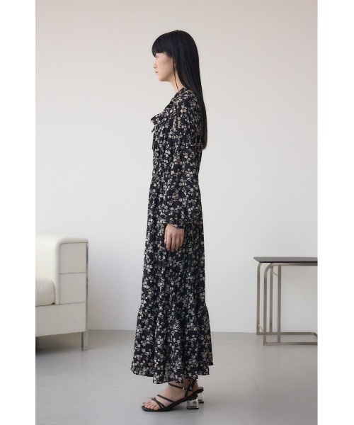 AZUL by moussy(アズールバイマウジー)の「【身長/骨格別着用画像あり】シアーチェックフラワー柄ワンピース 春服 秋服 花柄 総柄 長袖 ロングワンピース リボンタイ(ワンピース・レディース・ブラック系その他/ホワイト系その他・SMALL/MEDIUM)」の20枚目の写真
