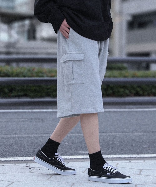 MDR(エムディアール)の「裏毛カーゴワイドハーフパンツ【セットアップ対応】(カーゴパンツ・メンズ・ブラック/杢グレー・L/M)」の1枚目の写真
