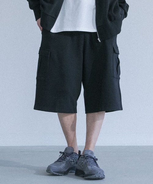MDR(エムディアール)の「裏毛カーゴワイドハーフパンツ【セットアップ対応】(カーゴパンツ・メンズ・ブラック/杢グレー・L/M)」の2枚目の写真
