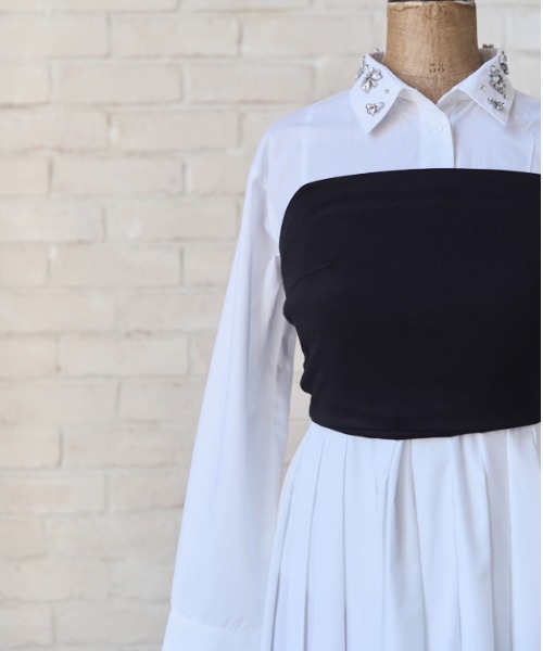 Meline M(メリンエム)の「Bijou Pleated Layered Dress ビジュープリーツレイヤードワンピース(ワンピース・レディース・ホワイト/スカイブルー系・FREE)」の4枚目の写真