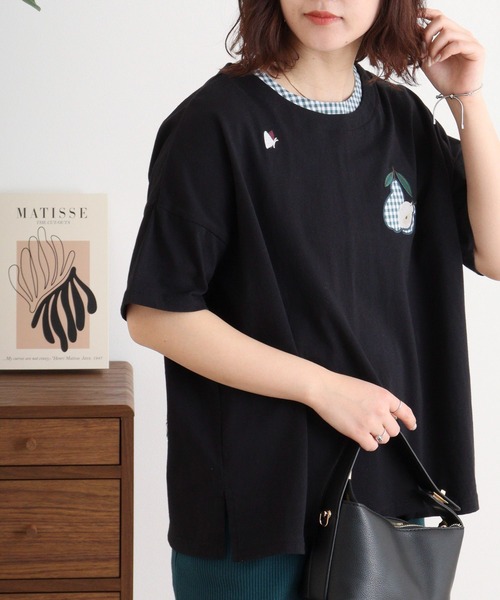 Emago(イマゴ)の「EMAGO 洋なしパッチワーク刺繍プルオーバー(Tシャツ/カットソー・レディース・ホワイト/パープル/ブラック・FREE)」の3枚目の写真