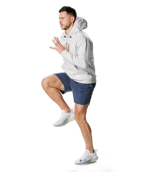 UNDER ARMOUR(アンダーアーマー)の「UAモチベート 二ット プルオーバー フーディー(トレーニング/メンズ)(スウェット・メンズ・ベージュ・L/M/2XL/XL/S)」の6枚目の写真