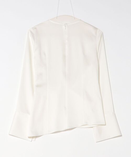 INED（イネド）の「シルキーアシメトリーブラウス《la veille by SUPERIOR CLOSET》（シャツ/ブラウス・レディース・オフホワイト/ブラック・9号/7号/11号）」の3枚目の写真