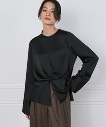 シルキーアシメトリーブラウス《la veille by SUPERIOR CLOSET》