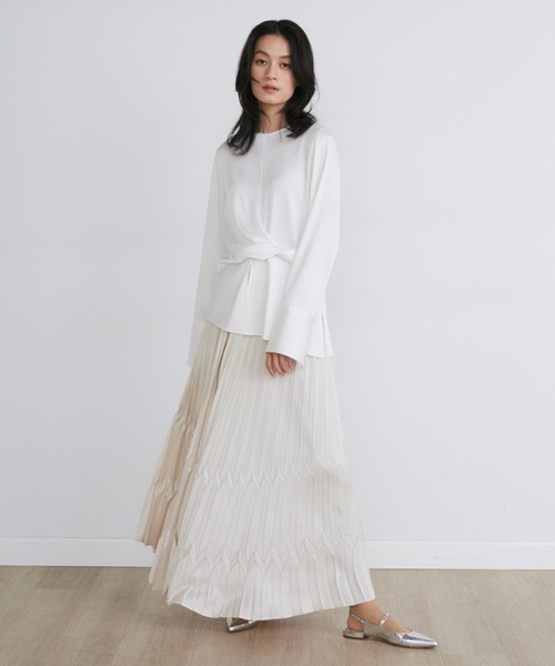 INED（イネド）の「シルキーアシメトリーブラウス《la veille by SUPERIOR CLOSET》（シャツ/ブラウス・レディース・オフホワイト/ブラック・9号/7号/11号）」の11枚目の写真