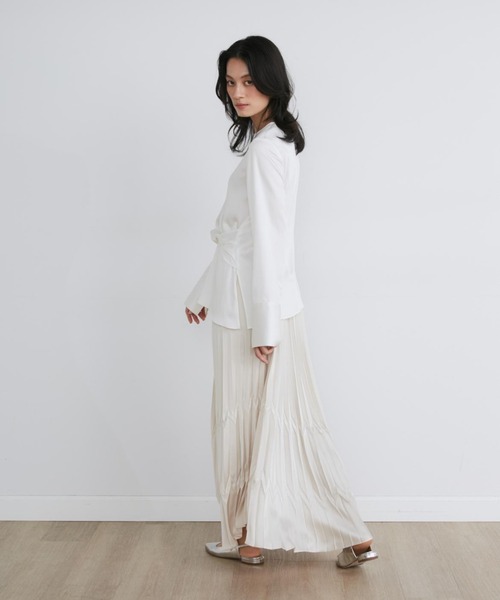 INED（イネド）の「シルキーアシメトリーブラウス《la veille by SUPERIOR CLOSET》（シャツ/ブラウス・レディース・オフホワイト/ブラック・9号/7号/11号）」の9枚目の写真