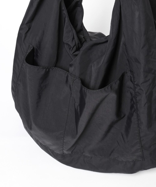 LOWRYS FARM（ローリーズファーム）の「ソフカルギャザーＢＩＧトート　 288137（トートバッグ・レディース・ピンク/アイボリー/ブラック・FREE）」の12枚目の写真