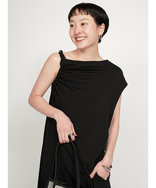 新品未使用emmi atelier アシンメトリーカットワンピース　ブラック セール】アシンメトリーカットワンピース（ワンピース）｜emmi