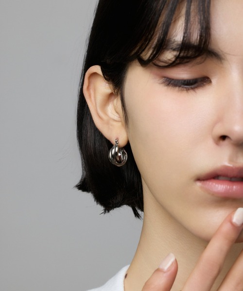 CENE（セネ）の「【CENE】セネ/トリプルウェブフープピアス(small)（ピアス（両耳用）・レディース・シルバー/ゴールド・FREE）」の20枚目の写真