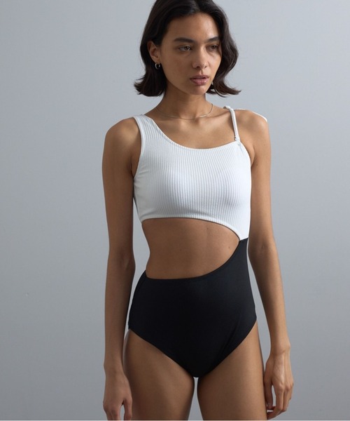 COLONY 2139(コロニートゥーワンスリーナイン)の「スリット2wayワンピース(水着・レディース・ホワイト/ブルー・FREE)」の2枚目の写真