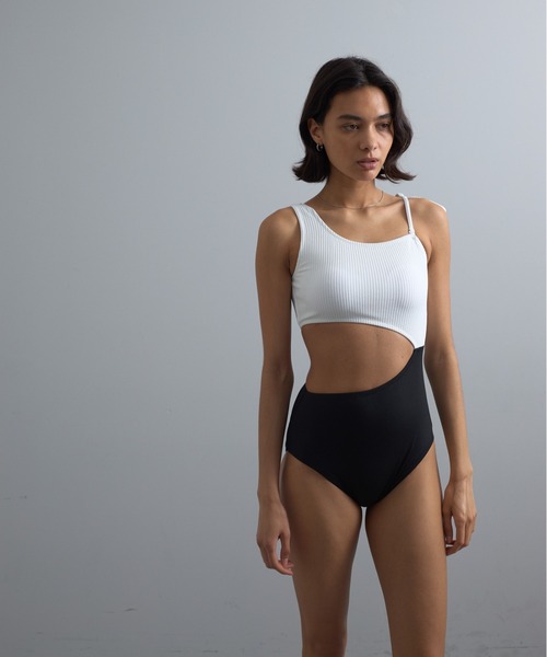 COLONY 2139(コロニートゥーワンスリーナイン)の「スリット2wayワンピース(水着・レディース・ホワイト/ブルー・FREE)」の20枚目の写真