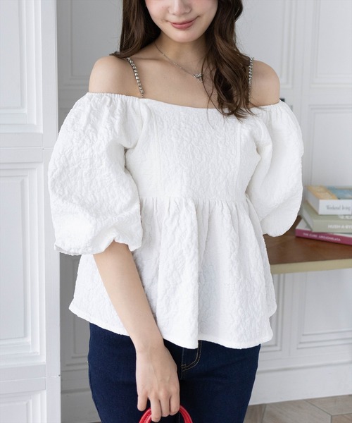 clear（クリア）の「フクレジャガードオフショルブラウス[スタイルアップ 肌見せ フェミニン 大人]≪SS新作≫（シャツ/ブラウス・レディース・サックスブルー/ブラック/オフホワイト・F）」の6枚目の写真