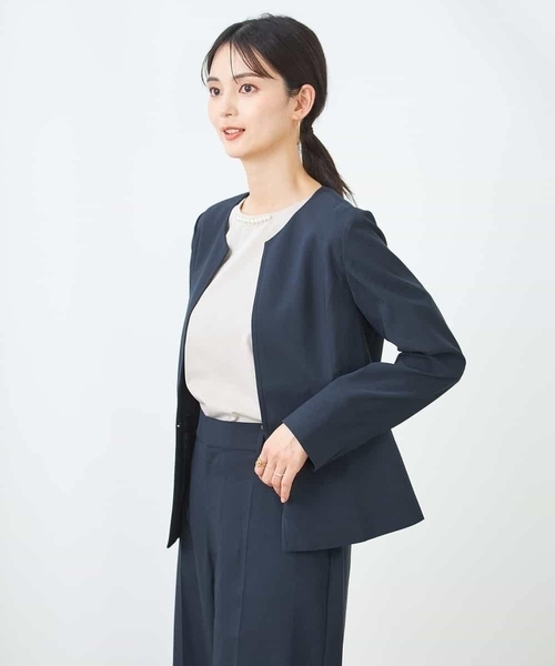 a.v.v(アーヴェヴェ)の「【洗える/イージーケア/UVカット/接触冷感/吸水速乾】サマーストレッチキーネックジャケット(ノーカラージャケット・レディース・ネイビー/ベージュ/ライトグレー・34/38/36/40/42)」の11枚目の写真