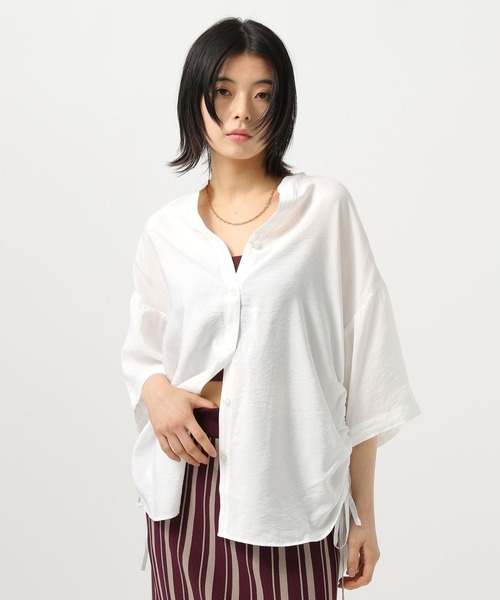 BAYFLOW（ベイフロー）の「[サイドリボンがポイント]シアーシャーリングシャツ（シャツ/ブラウス・レディース・ベージュ/ピンク/オフホワイト/ライトブルー・FREE）」の2枚目の写真