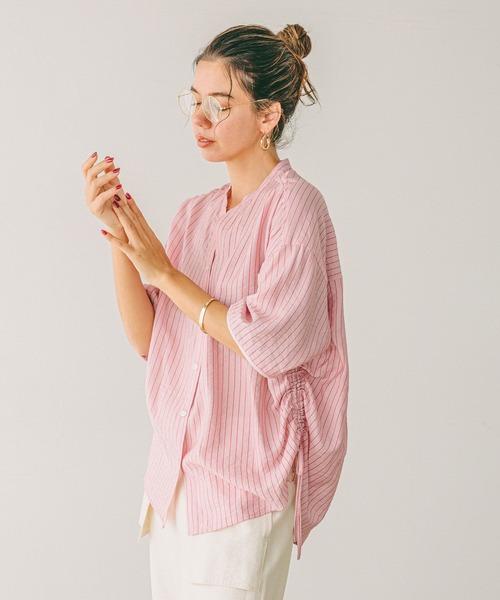 BAYFLOW（ベイフロー）の「[サイドリボンがポイント]シアーシャーリングシャツ（シャツ/ブラウス・レディース・ベージュ/ピンク/オフホワイト/ライトブルー・FREE）」の4枚目の写真