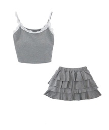 JilLA（ジルア）の「【2点セット】Frilled Cami & Tiered Mini Skirt / フリルキャミソール＆ティアードミニスカート セットアップ（キャミソール）」