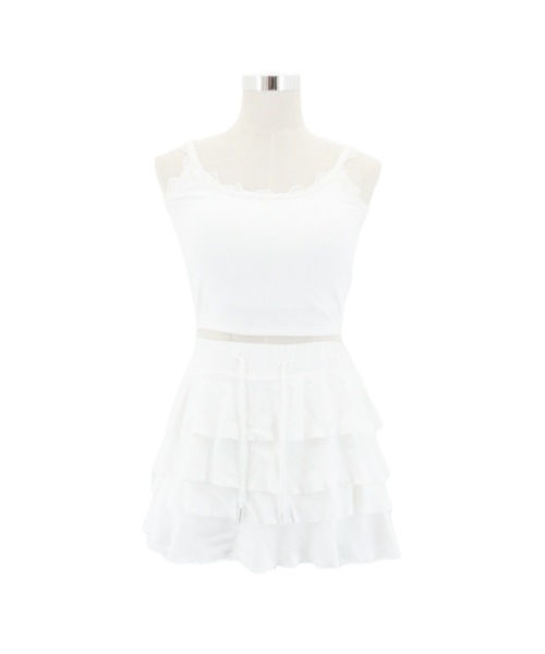 JilLA(ジルア)の「【2点セット】Frilled Cami & Tiered Mini Skirt / フリルキャミソール&ティアードミニスカート セットアップ(キャミソール・レディース・ホワイト/グレー/ブラック・FREE)」の1枚目の写真