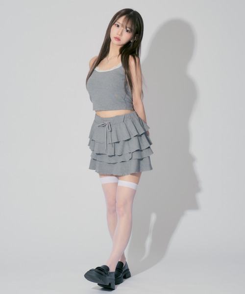 JilLA(ジルア)の「【2点セット】Frilled Cami & Tiered Mini Skirt / フリルキャミソール&ティアードミニスカート セットアップ(キャミソール・レディース・ホワイト/グレー/ブラック・FREE)」の10枚目の写真
