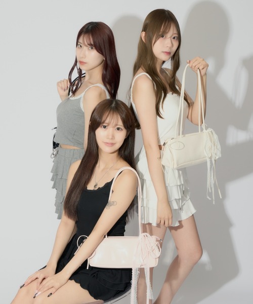 JilLA(ジルア)の「【2点セット】Frilled Cami & Tiered Mini Skirt / フリルキャミソール&ティアードミニスカート セットアップ(キャミソール・レディース・ホワイト/グレー/ブラック・FREE)」の17枚目の写真