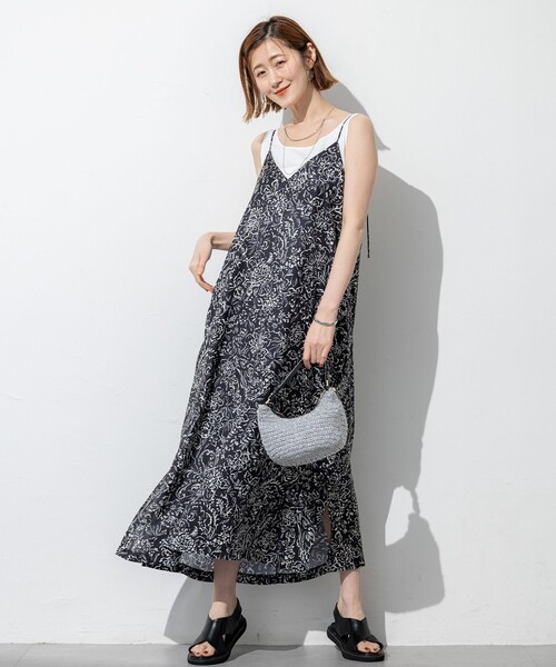 23区(ニジュウサンク)の「【洗える】アンティークフラワープリント キャミソールワンピース(ワンピース・レディース・ブラック系5/ホワイト系5・38)」の5枚目の写真