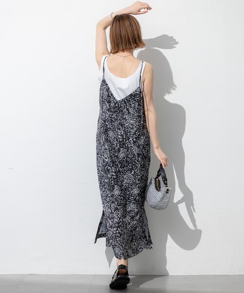 23区(ニジュウサンク)の「【洗える】アンティークフラワープリント キャミソールワンピース(ワンピース・レディース・ブラック系5/ホワイト系5・38)」の6枚目の写真