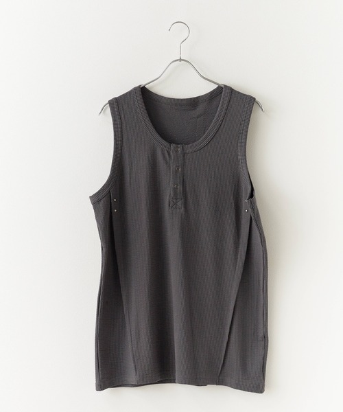 Theater code（シアターコード）の「Triple-button tank top / 3連ボタン タンクトップ 2026年春夏（タンクトップ・メンズ・ブラック/ホワイト/ダークグレー・M/L/XL）」の16枚目の写真