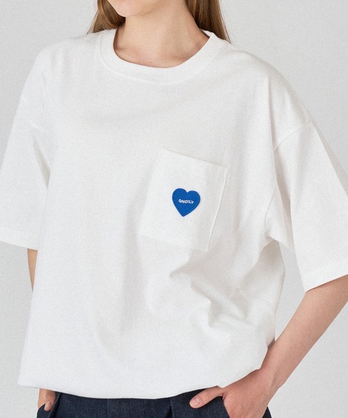 ONCILY(オンシェリー)の「HEART LOGO EMBLEM DRAW CODE T-SHIRT / ハートロゴワッペン刺繍ドローコードTシャツ(Tシャツ/カットソー・メンズ・オフホワイト/ホワイト系その他/アイボリー・LARGE/MEDIUM/SMALL)」の7枚目の写真