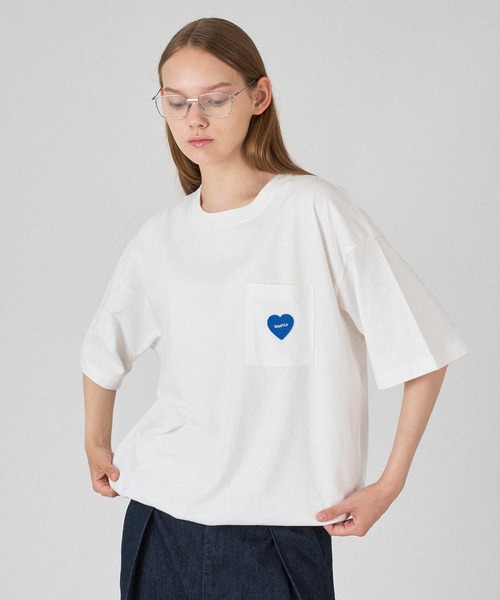 ONCILY(オンシェリー)の「HEART LOGO EMBLEM DRAW CODE T-SHIRT / ハートロゴワッペン刺繍ドローコードTシャツ(Tシャツ/カットソー・メンズ・オフホワイト/ホワイト系その他/アイボリー・LARGE/MEDIUM/SMALL)」の10枚目の写真