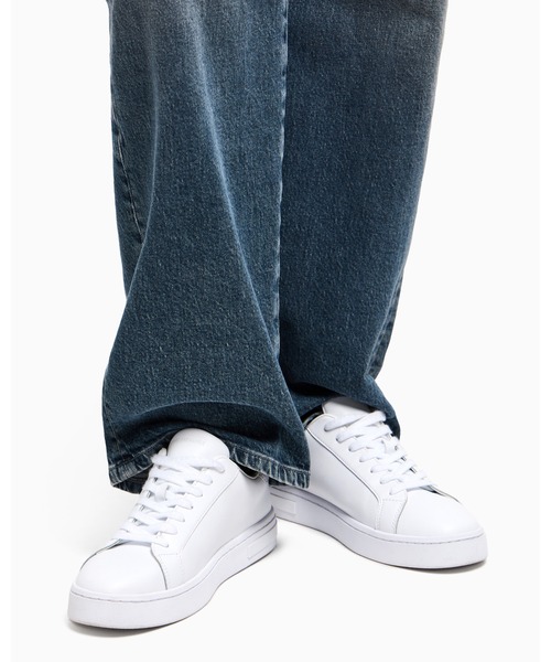 ARMANI EXCHANGE(アルマーニエクスチェンジ)の「【A|X アルマーニ エクスチェンジ】<ZOZO限定>ロゴ レースアップスニーカー(スニーカー・レディース・ホワイト/ブラック・38.5/38/37/36.5/39/36/37.5/35)」の1枚目の写真