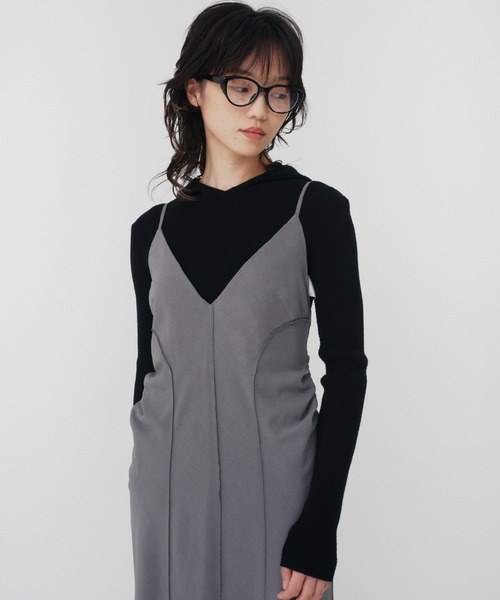 THINGS THAT MATTER（シングス ザット マター）の「OPEN BACK CAMISOLE DRESS / オープンバックキャミソールドレス（ジャンパースカート・レディース・グレー/ブラック・FREE）」の3枚目の写真