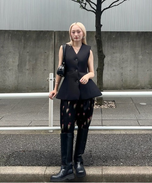CLARA SATIN TUCK PANTS（その他パンツ）｜Ameri（アメリ）の