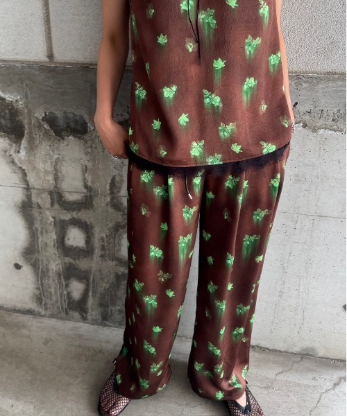 CLARA SATIN TUCK PANTS（その他パンツ）｜Ameri（アメリ）の