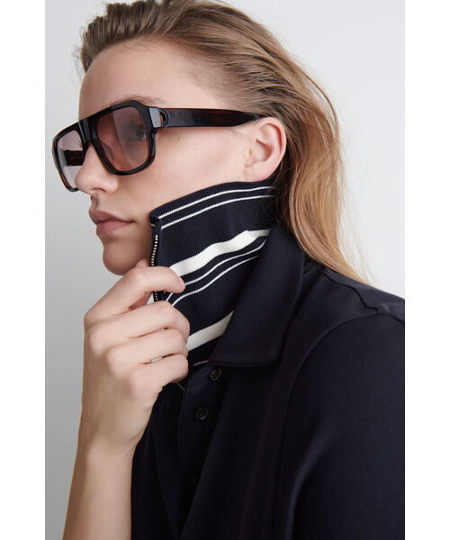 COS（コス）の「ジャージーポロミニドレス（ワンピース・レディース・ネイビー/ダークカーキ・M/S/L/XS）」の6枚目の写真