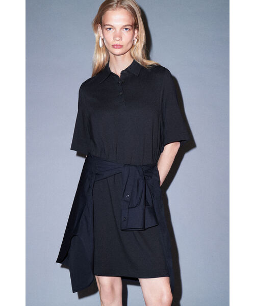 COS（コス）の「ジャージーポロミニドレス（ワンピース・レディース・ネイビー/ダークカーキ・M/S/L/XS）」の7枚目の写真