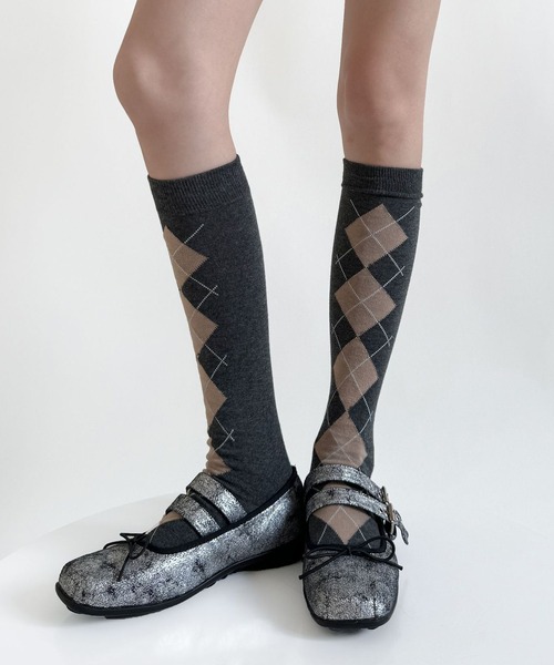 c.u.l(シーユーエル)の「アーガイル柄 ハイソックス 靴下 cula1216(ソックス/靴下・レディース・グレー/ブラック/ホワイト/ブラウン・FREE)」の3枚目の写真
