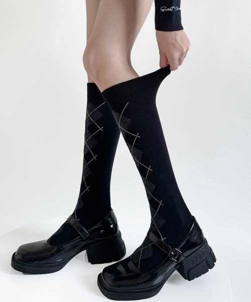 c.u.l(シーユーエル)の「アーガイル柄 ハイソックス 靴下 cula1216(ソックス/靴下・レディース・グレー/ブラック/ホワイト/ブラウン・FREE)」の1枚目の写真