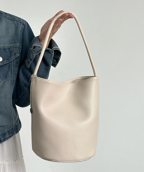 folka(フォルカ)の「7B43 PUレザー バケットラインバッグ マチ広 丸底(トートバッグ・レディース・ホワイト/ブラウン/ブラック・ONESIZE)」の4枚目の写真