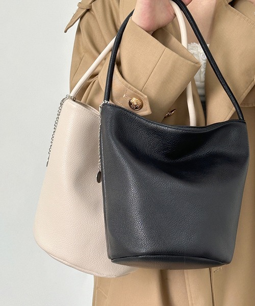 folka(フォルカ)の「7B43 PUレザー バケットラインバッグ マチ広 丸底(トートバッグ・レディース・ホワイト/ブラウン/ブラック・ONESIZE)」の6枚目の写真