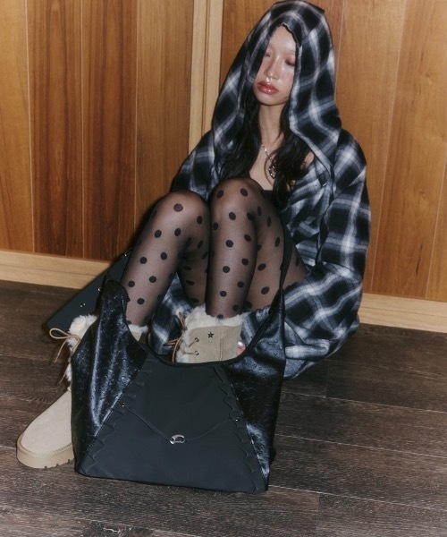 DTYYPE(ドタイプ)の「オーストリッチライクドッキングショルダーバッグ(ショルダーバッグ・レディース・ブラウン/ブラック・FREE)」の8枚目の写真