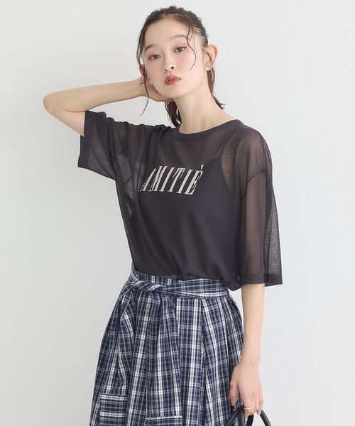 earth music&ecology(アースミュージックアンドエコロジー)の「ロゴ刺繍シアープルオーバー(Tシャツ/カットソー・レディース・チャコールグレー/ライトベージュ/ブラウン・FREE)」の15枚目の写真