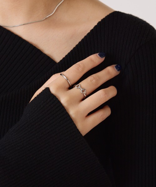 PAPILLONNER（パピヨネ）の「ビットモチーフコンビリング（ネックレス・レディース・ゴールド/シルバー・FREE）」の3枚目の写真