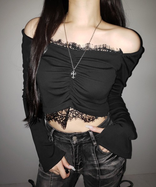 me+em select(ミームセレクト)の「【 2color 】レースドッキングシャーリングショートカットソートップス / lace docking shirring short cutsew tops(Tシャツ/カットソー・レディース・ブラック/ホワイト・FREE)」の5枚目の写真