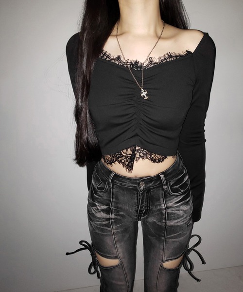 me+em select(ミームセレクト)の「【 2color 】レースドッキングシャーリングショートカットソートップス / lace docking shirring short cutsew tops(Tシャツ/カットソー・レディース・ブラック/ホワイト・FREE)」の7枚目の写真