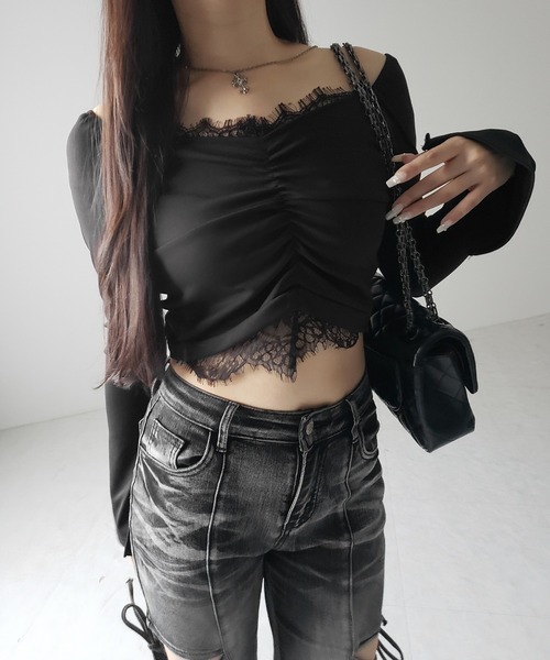 me+em select(ミームセレクト)の「【 2color 】レースドッキングシャーリングショートカットソートップス / lace docking shirring short cutsew tops(Tシャツ/カットソー・レディース・ブラック/ホワイト・FREE)」の11枚目の写真