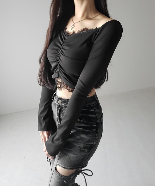 me+em select(ミームセレクト)の「【 2color 】レースドッキングシャーリングショートカットソートップス / lace docking shirring short cutsew tops(Tシャツ/カットソー・レディース・ブラック/ホワイト・FREE)」の14枚目の写真