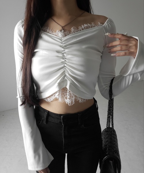 me+em select(ミームセレクト)の「【 2color 】レースドッキングシャーリングショートカットソートップス / lace docking shirring short cutsew tops(Tシャツ/カットソー・レディース・ブラック/ホワイト・FREE)」の18枚目の写真