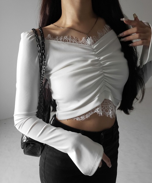 me+em select(ミームセレクト)の「【 2color 】レースドッキングシャーリングショートカットソートップス / lace docking shirring short cutsew tops(Tシャツ/カットソー・レディース・ブラック/ホワイト・FREE)」の19枚目の写真